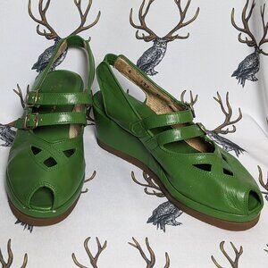 Re-Mix Vintage Shoes Briarcliff Leather Sling Back Peep Toe Wedge in Avocado